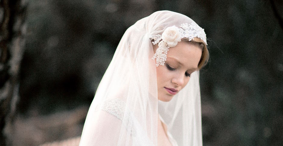 Crowning Glory: Stunning Wedding Hairstyles with Veils and Tiaras